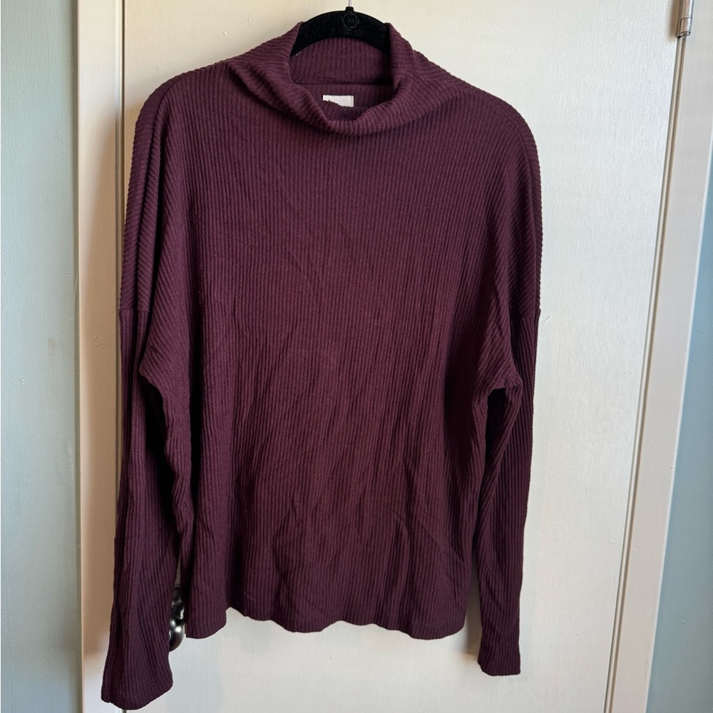 A new day women’s ribbed knit turtleneck longsleeve shirt in burgundy size Large